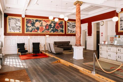 Posezení v ubytování EMAJ Boutique Hotel