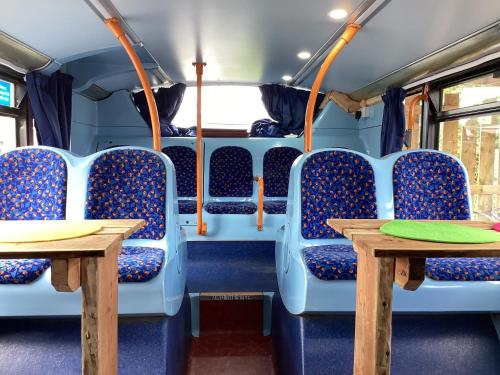 テインにあるArchie The Double Decker Busのギャラリーの写真