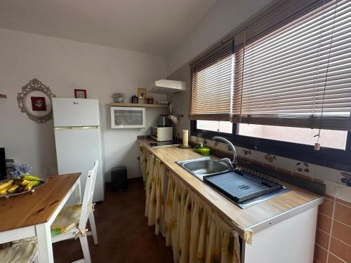 Gallery image of Estudio con terraza in La Caleta