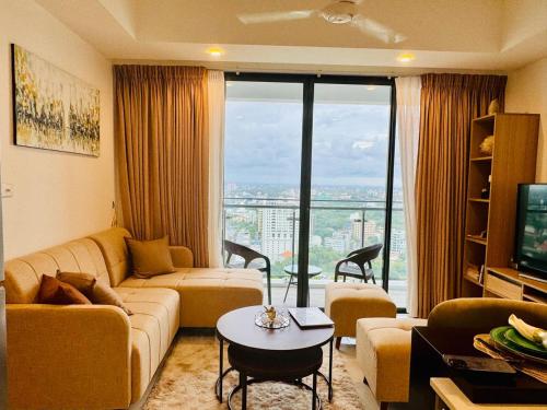 TV a/nebo společenská místnost v ubytování Luxury apartment in capital twinpeaks colombo
