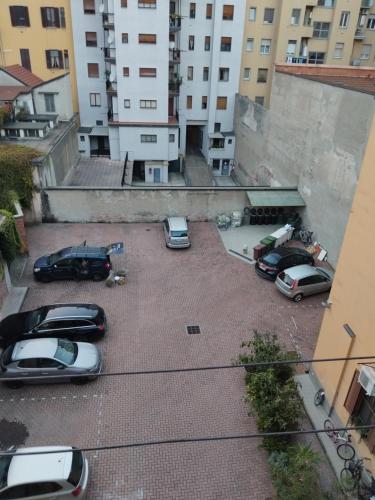 3 rooms station Central free parking