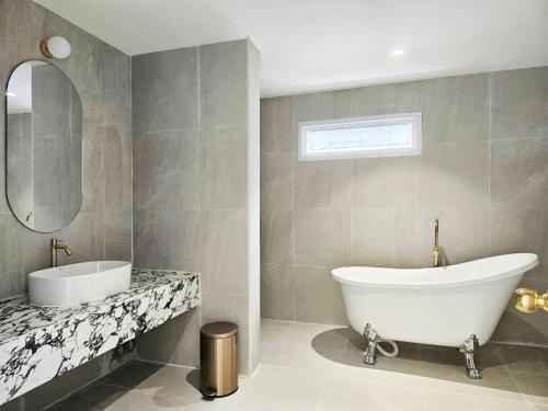 Ένα μπάνιο στο PB home Chinatown & MRT Watmangkon 5BR