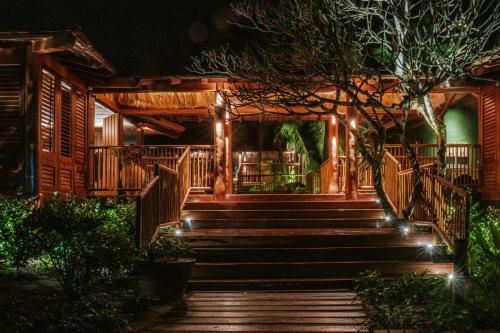 Taman di luar Pousada Tutabel
