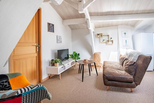 LE NID - HYPER CENTRE CHOLET - 25 MIN PUY DU FOU