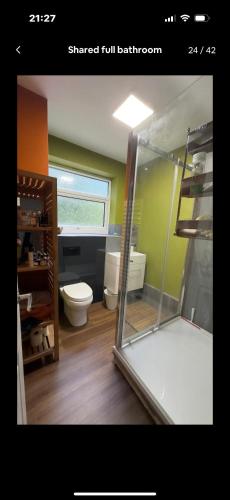 Salle de bains dans l'établissement 8 Riversdale King Size Room