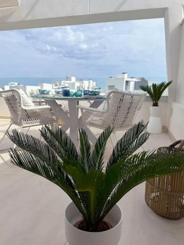 Μπαλκόνι ή βεράντα στο Luxurious South-facing 2 BDR Penthouse Vanian Gardens Estepona with Seaview - Gaya Alegia I