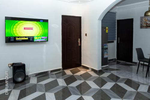 TV a/nebo společenská místnost v ubytování Caroline Appt-spacious deluxe 2 bedroom appt
