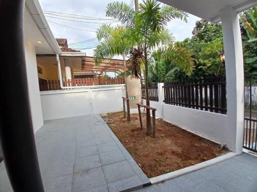 Taman di luar Baiyok 10 - Single Home with 2 bedrooms plus 2 bathrooms Near Kathu Waterfall