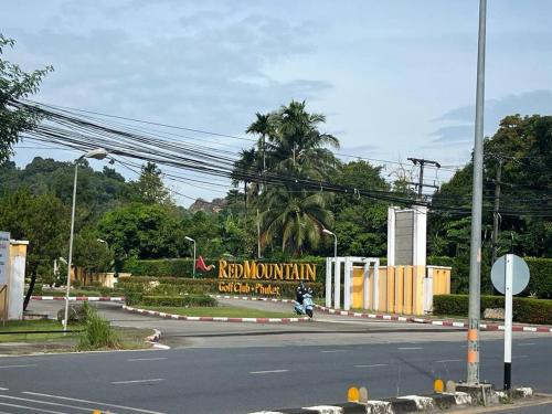 Gambar di galeri bagi Baiyok 10 - Single Home with 2 bedrooms plus 2 bathrooms Near Kathu Waterfall di Ban Huai Luk (1)