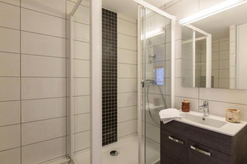 Koupelna v ubytování Résidence Signal Du Prorel - Studio entièrement rénové · Proche des pistes · Wifi gratuit & coin montagne MAE-0934