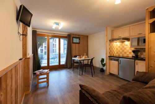 Photo de la galerie de l'établissement Résidence Signal Du Prorel - Studio spacieux · Accès direct aux pistes · Casier à skis et wifi gratuit MAE-1114, à Briançon