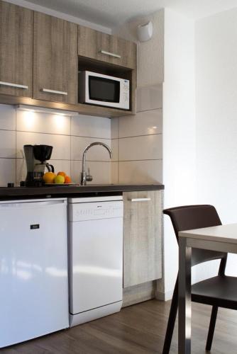 Photo de la galerie de l'établissement Résidence Signal Du Prorel - Studio spacieux · Accès direct aux pistes · Casier à skis et wifi gratuit MAE-1114, à Briançon