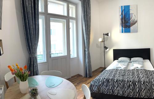 Big and comfortable Mariahilfer Apartment