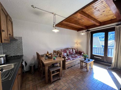 Résidence Vie De Clare Narcisse - Appartement chaleureux · Centre village · Cheminée MAE-0164