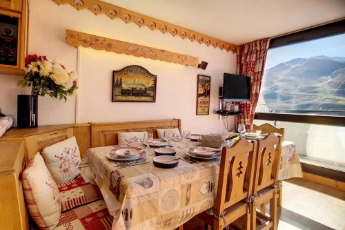 Résidence Danchet - Appartement duplex ensoleillé · Départ et retour skis aux pieds · Balcon MAE-9994