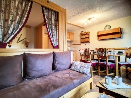 Résidence Boedette A - Appartement confortable · Départ et retour skis aux pieds · Balcon MAE-1004