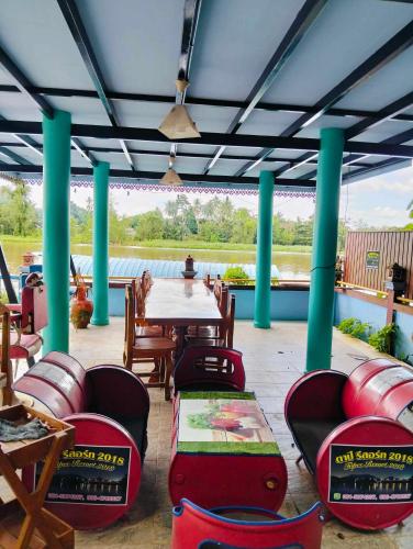 Ruang duduk di ตาปีรีสอร์ท 2018