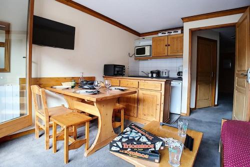 Résidence Valmonts A - Appartement standard · Départ ski aux pieds · Balcon MAE-2414