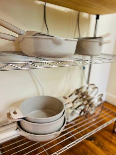 Galería fotográfica de 4 Bedroom DC's Best Location with Parking, Walk to Clarendon Metro, Shopping and Nightlife! en Arlington