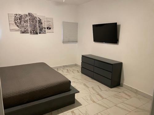 Μια τηλεόραση ή/και κέντρο ψυχαγωγίας στο Level suites #2 platinum