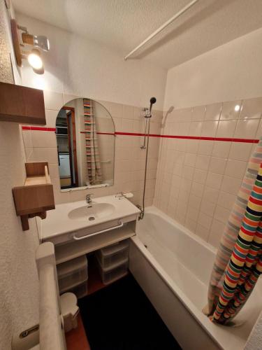 Photo de la galerie de l'établissement Résidence Melezets 2 - 2 pièces centre station MAE-7241, à Modane