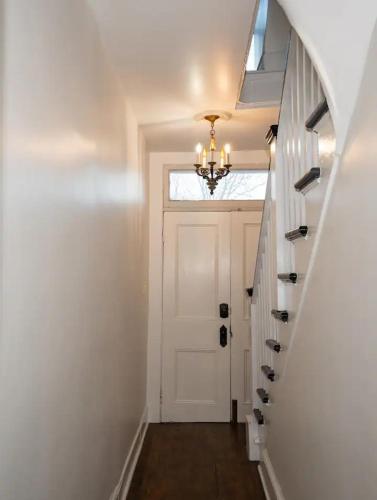 Φωτογραφία από το άλμπουμ του 1BR Hudson Apartment 3Min Walk To Warren St For Two σε Hudson
