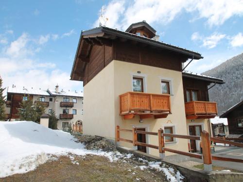 Φωτογραφία από το άλμπουμ του Stunning Holiday Home in Livigno near Ski Lift στο Λιβίνιο