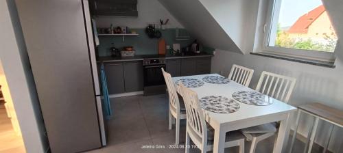 Η κουζίνα ή μικρή κουζίνα στο Cieplicki zakątek