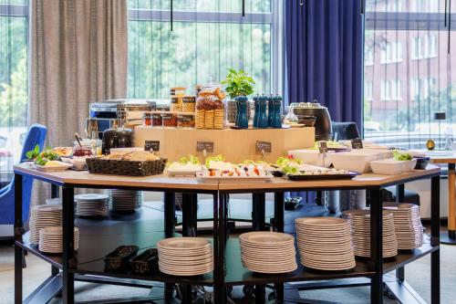 Makanan di atau berdekatan hotel