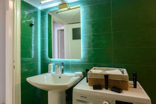 Luxury 2 bed Urban Oasis in the Heart of Athens