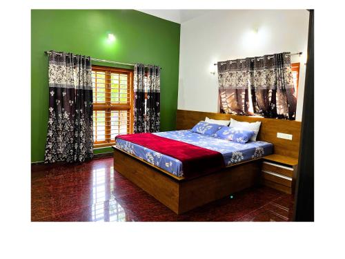 Postel nebo postele na pokoji v ubytování Entire Private Luxury Resort in Wayanad - Cinnamon Villa Wayanad