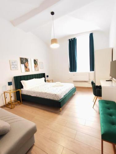 The Gold Apartment