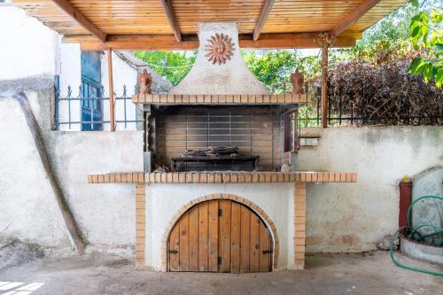 Sun & Sea Escape Charming Vacation Apartment in Voula on Athen's Riviera