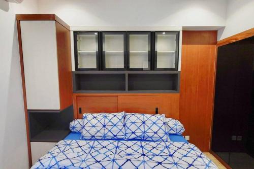 Cama o camas de una habitación en 1BR Premium Branz BSD Apartment by OWARI