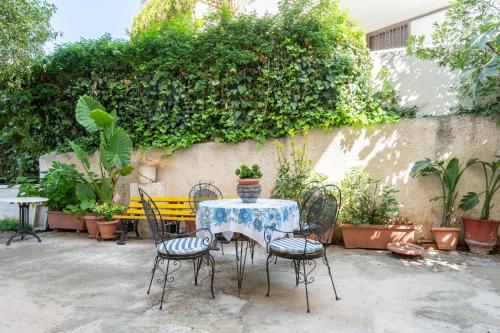 Riviera Retreat Relaxing Vacation Apartment by the Sea in Voula
