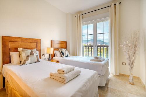 40 Comfortable apartment next to Puerto De La Duquesa