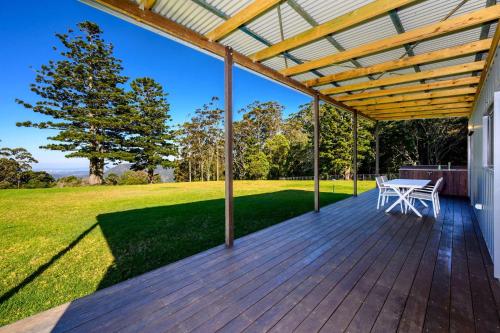 Jardín al aire libre en Three Pines Tiny Home Your Mountain Escape