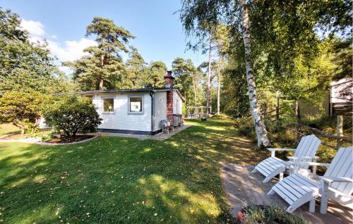 Jardin de l'établissement 4 Bedroom Cozy Home In Mellbystrand