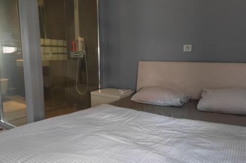 Central Station Modern Apartment