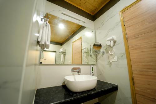 Koupelna v ubytování DN Resort Dharamshala