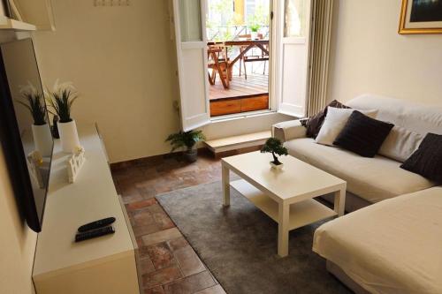 Cozy Modern Apartment with Terrace - Pantheon