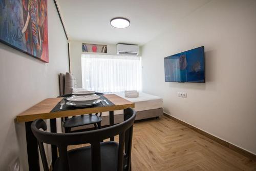 Alexandra's Central Studio