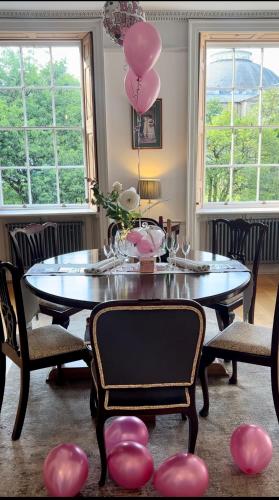 Gambar di galeri bagi The Joseph - Exclusive Use - ROOM ONLY option di Buxton