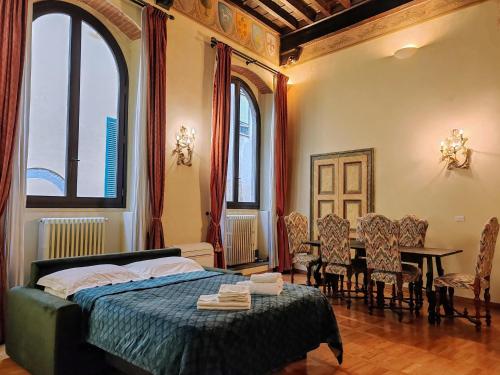 Corno Florentine Apartment