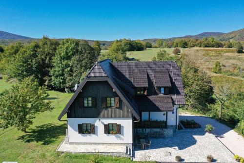 HOUSE FLORA Entrance 1