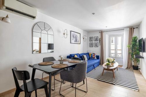 LE CONTEMPORAIN adorable avec petite terrasse, emplacement idéal dans le centre