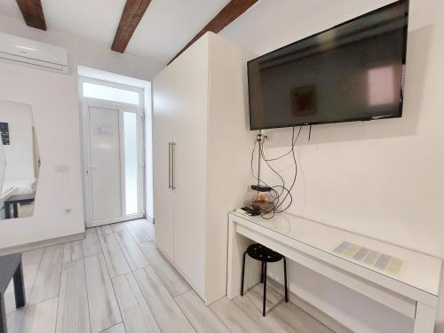 Home Away From Home - Studio apartment and Room Ilica