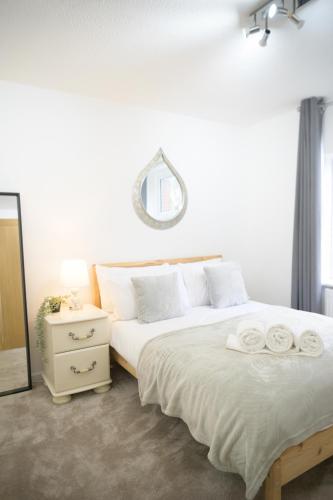 Silver Pines - 2BR - King Bed - 6 Guests - Wi-Fi - Free Parking photo 10