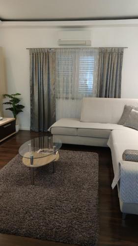 Apartman Breza