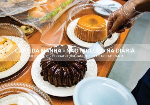 Makanan di atau berdekatan hotel